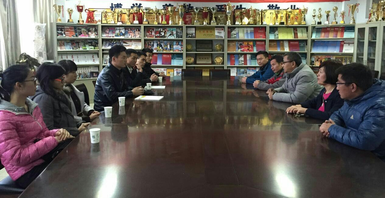 学院实习小组与实习单位座谈